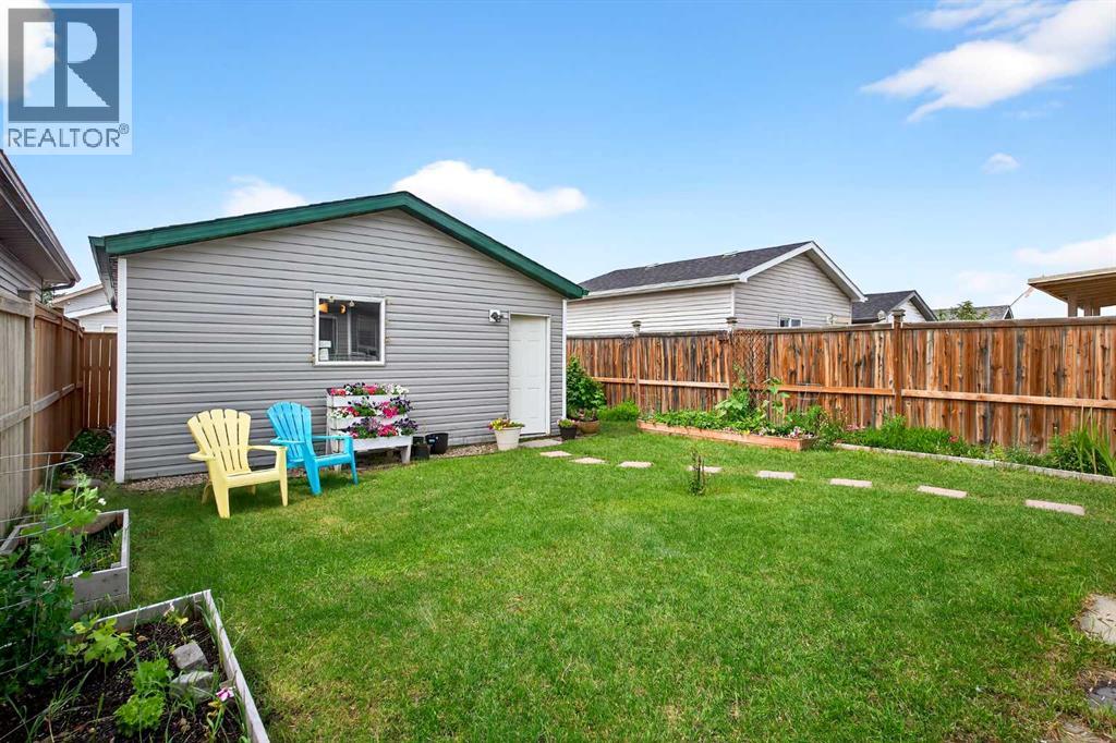 Single Family House for Sale in  Martinvalley Court NE Martindale Calgary 