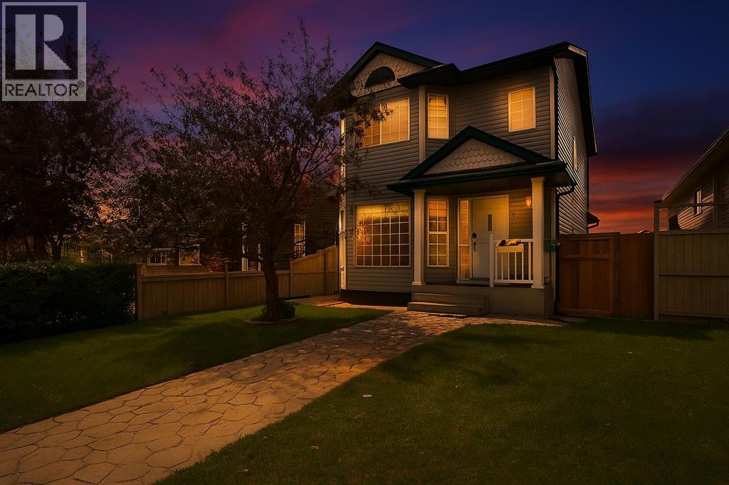 Single Family House for Sale in  Martinvalley Court NE Martindale Calgary 