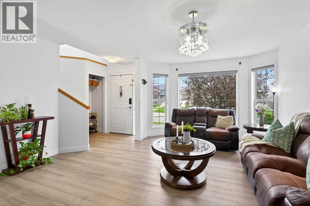 Single Family House for Sale in  Martinvalley Court NE Martindale Calgary 