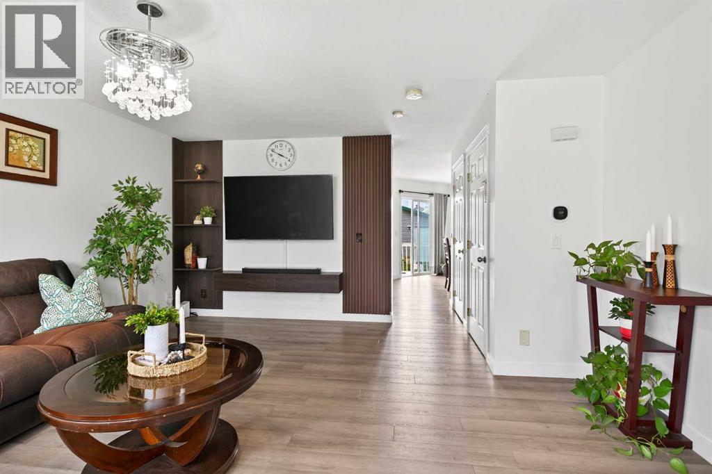 Single Family House for Sale in  Martinvalley Court NE Martindale Calgary 