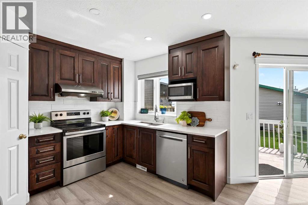 Single Family House for Sale in  Martinvalley Court NE Martindale Calgary 