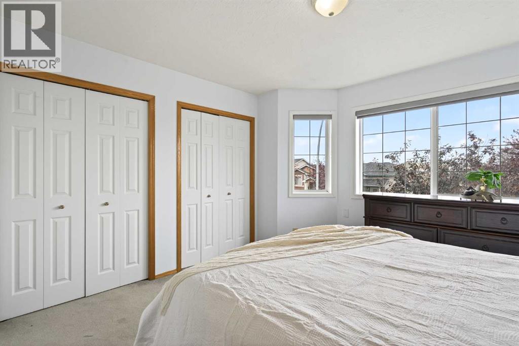 Single Family House for Sale in  Martinvalley Court NE Martindale Calgary 