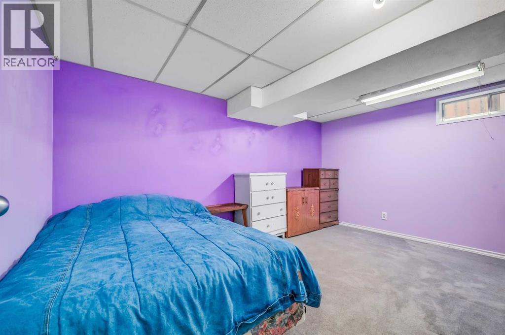 Single Family House 4 Level for Sale in  Macewan Drive NW MacEwan Glen Calgary 