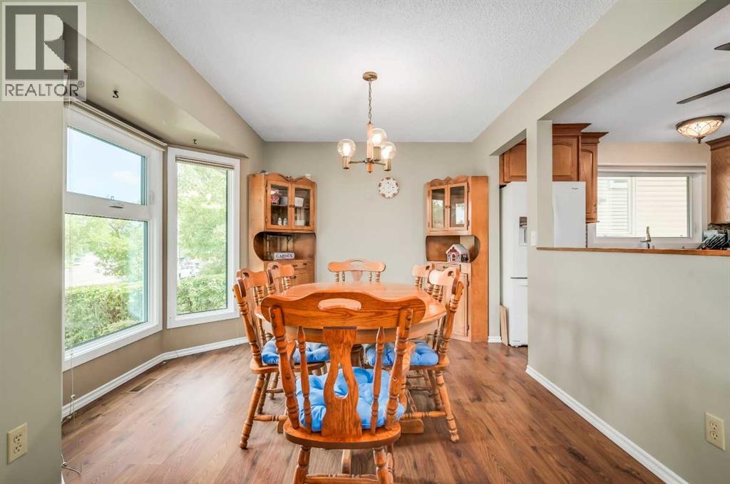 Single Family House 4 Level for Sale in  Macewan Drive NW MacEwan Glen Calgary 