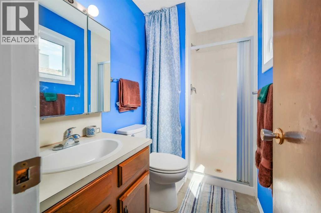 Single Family House 4 Level for Sale in  Macewan Drive NW MacEwan Glen Calgary 