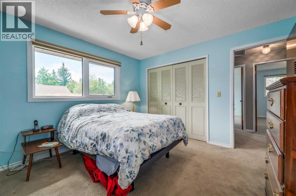 Single Family House 4 Level for Sale in  Macewan Drive NW MacEwan Glen Calgary 