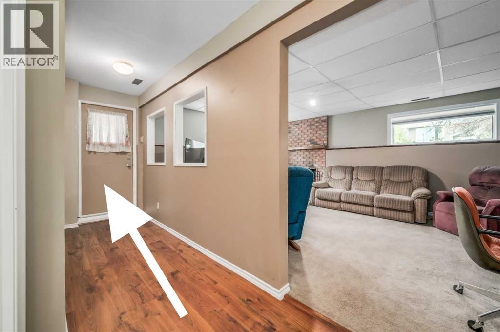 Single Family House 4 Level for Sale in  Macewan Drive NW MacEwan Glen Calgary 