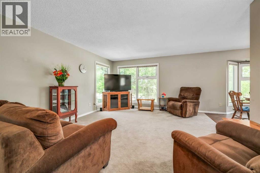 Single Family House 4 Level for Sale in  Macewan Drive NW MacEwan Glen Calgary 
