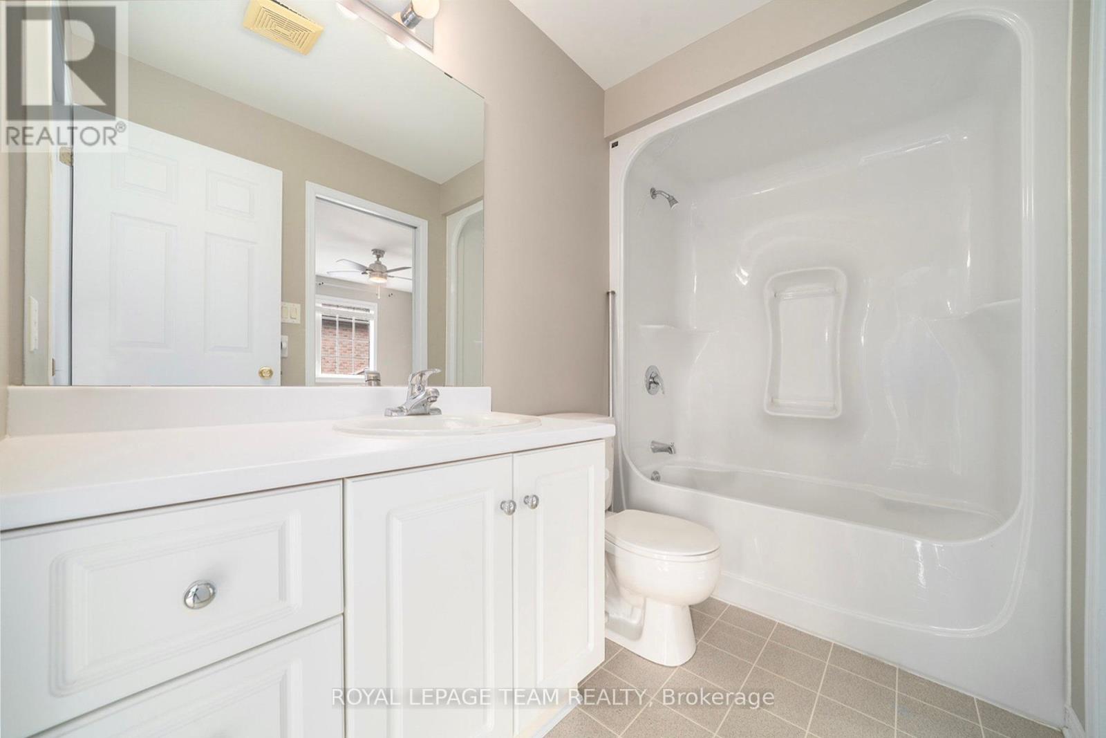 Photo 16 of 9 Fencerow Way, Ottawa ON