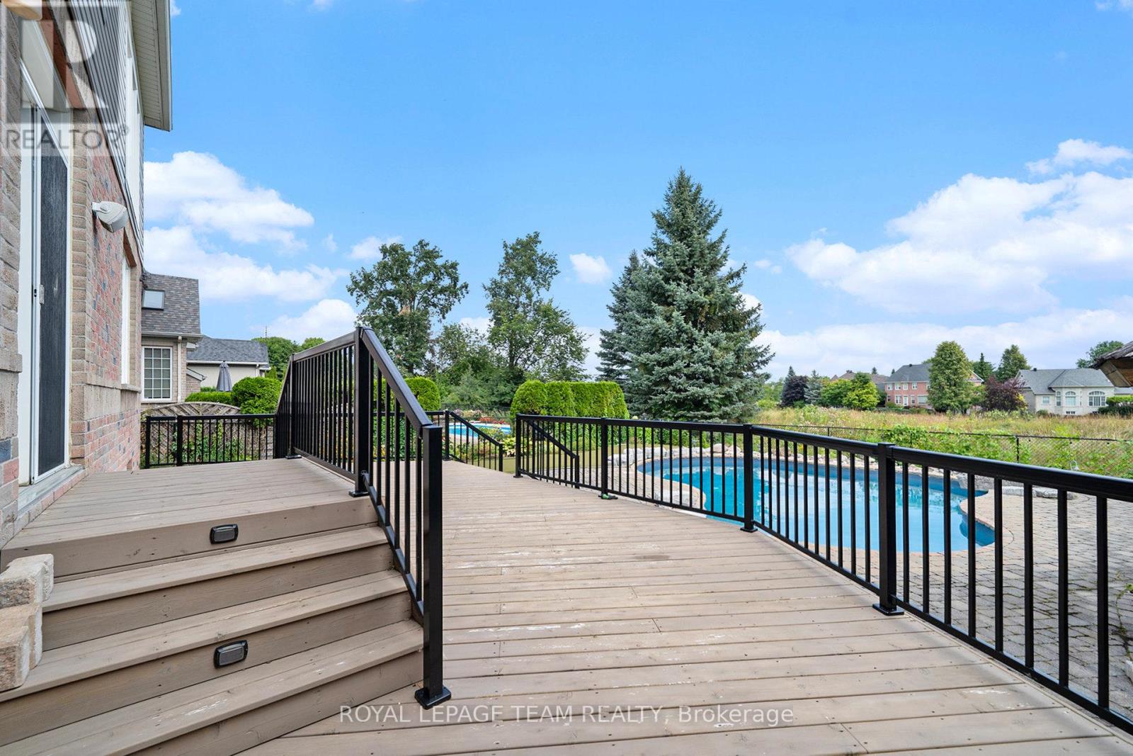 Photo 9 of 9 Fencerow Way, Ottawa ON