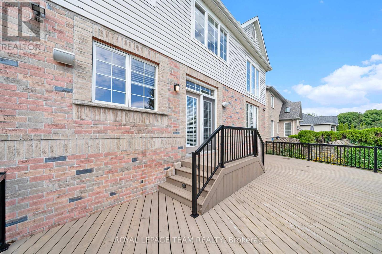 Photo 10 of 9 Fencerow Way, Ottawa ON