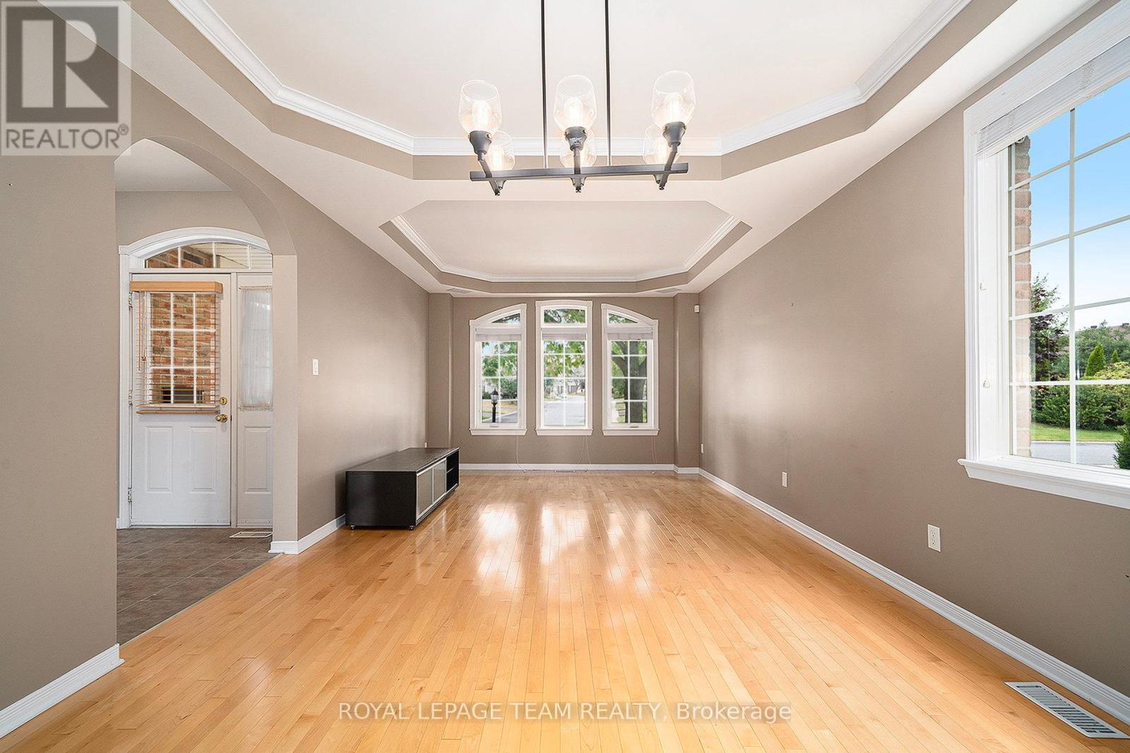 Photo 31 of 9 Fencerow Way, Ottawa ON