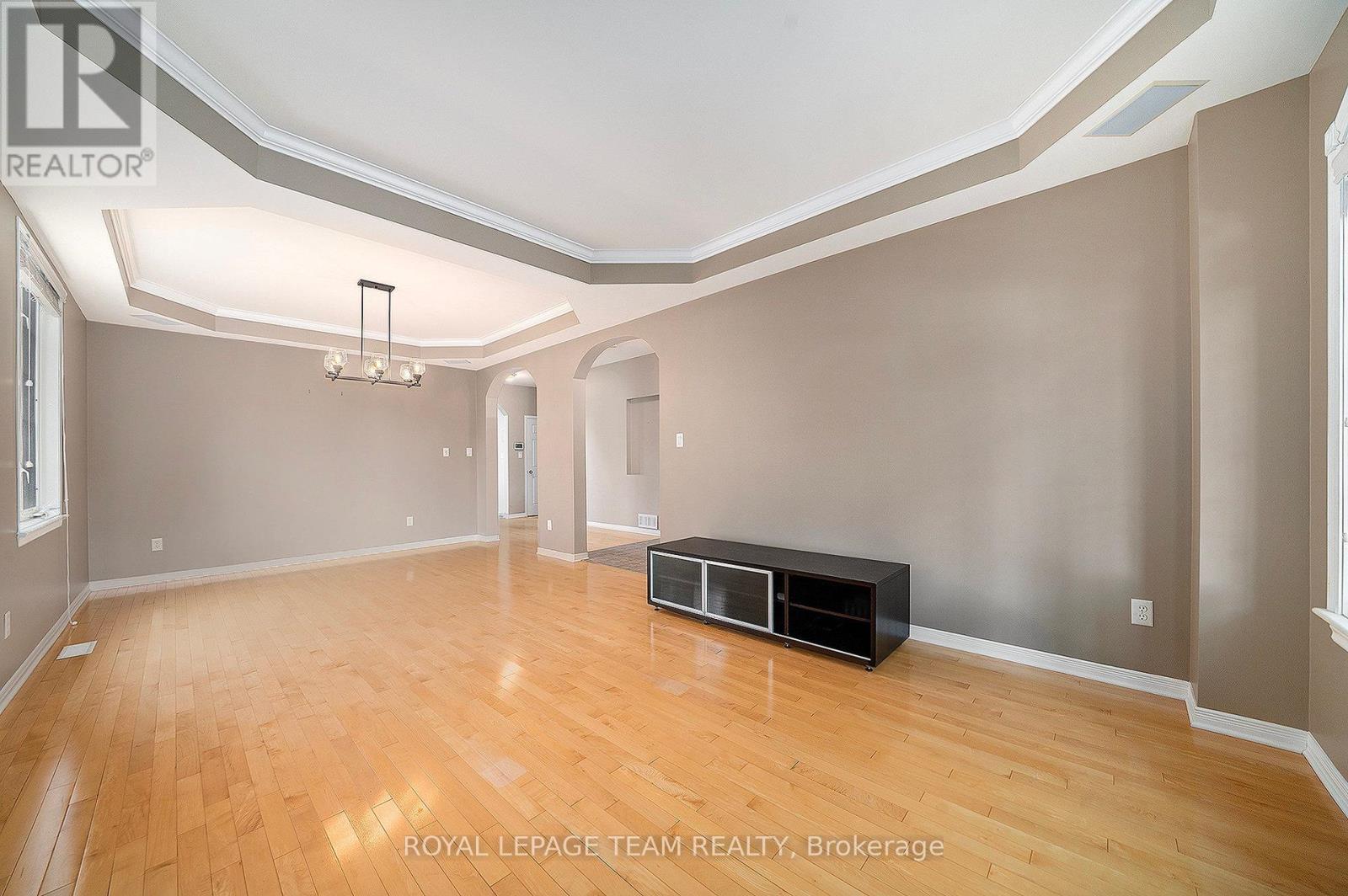 Photo 14 of 9 Fencerow Way, Ottawa ON