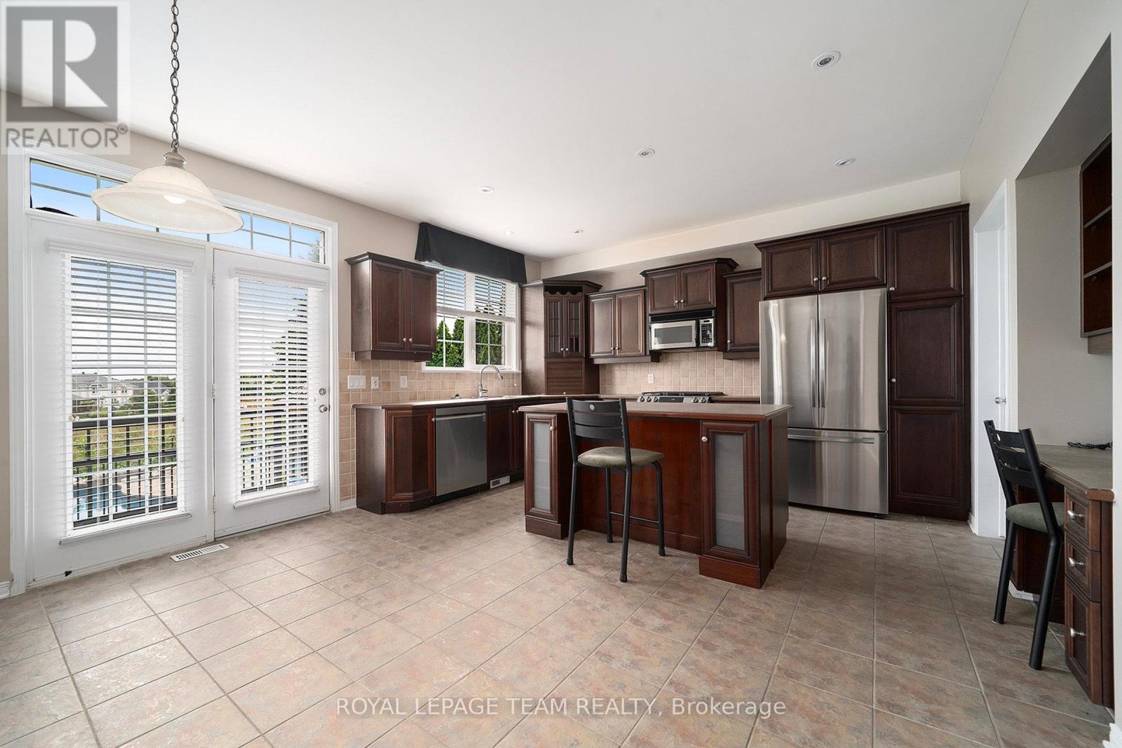 Photo 7 of 9 Fencerow Way, Ottawa ON