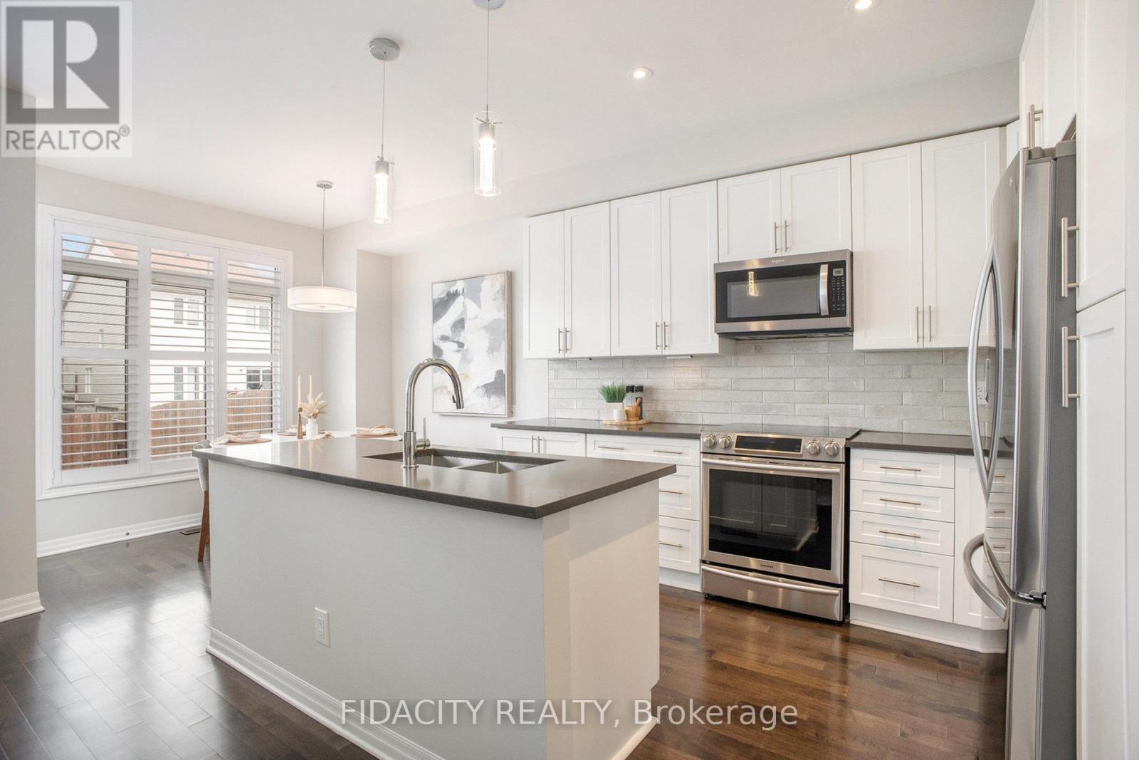Photo 11 of 168 Overberg Way, Ottawa ON