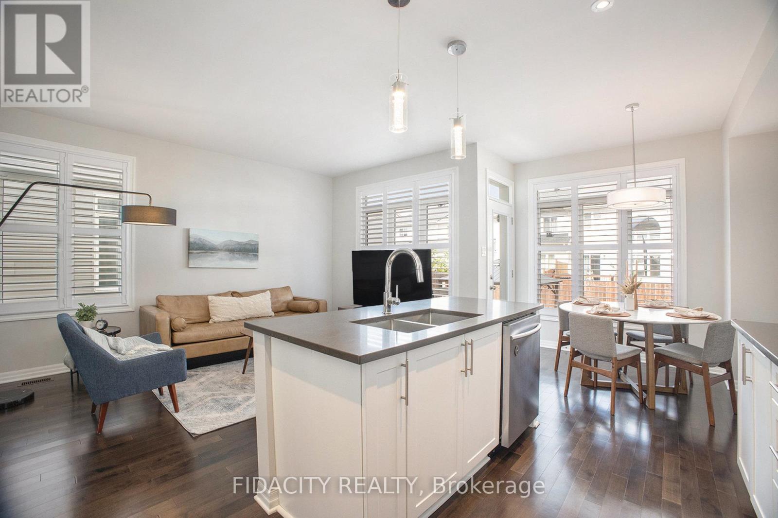 Photo 12 of 168 Overberg Way, Ottawa ON
