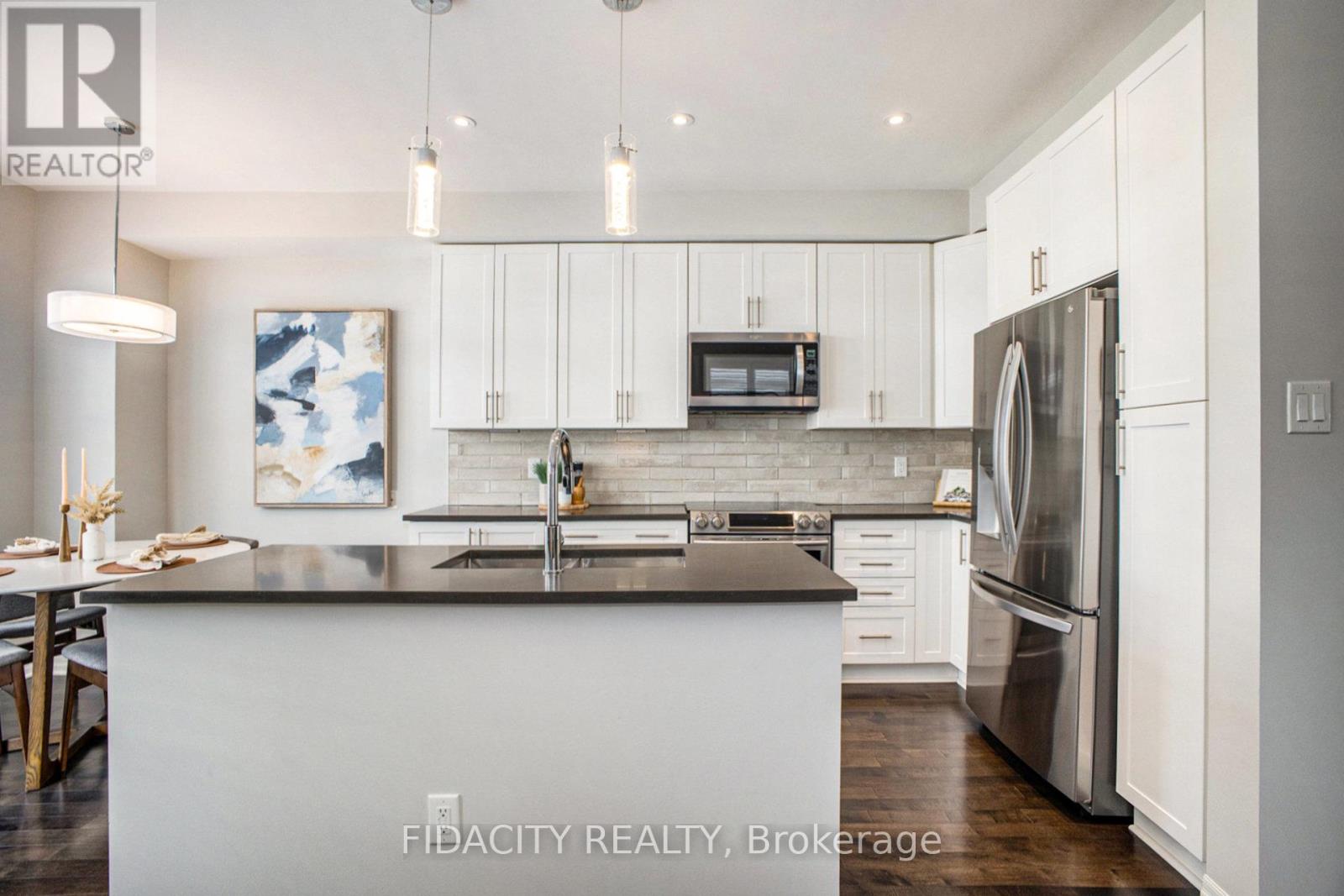 Photo 13 of 168 Overberg Way, Ottawa ON