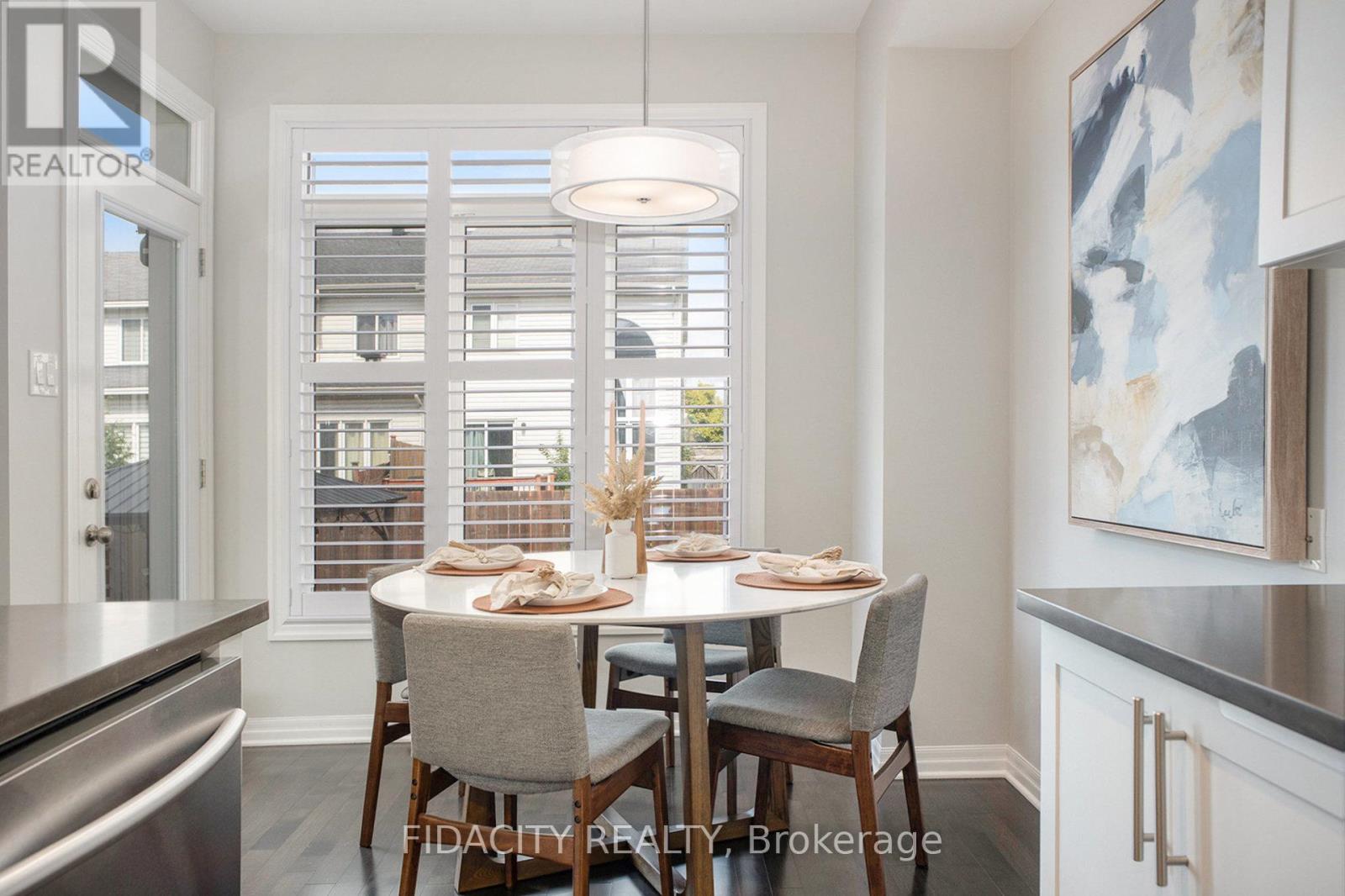 Photo 14 of 168 Overberg Way, Ottawa ON
