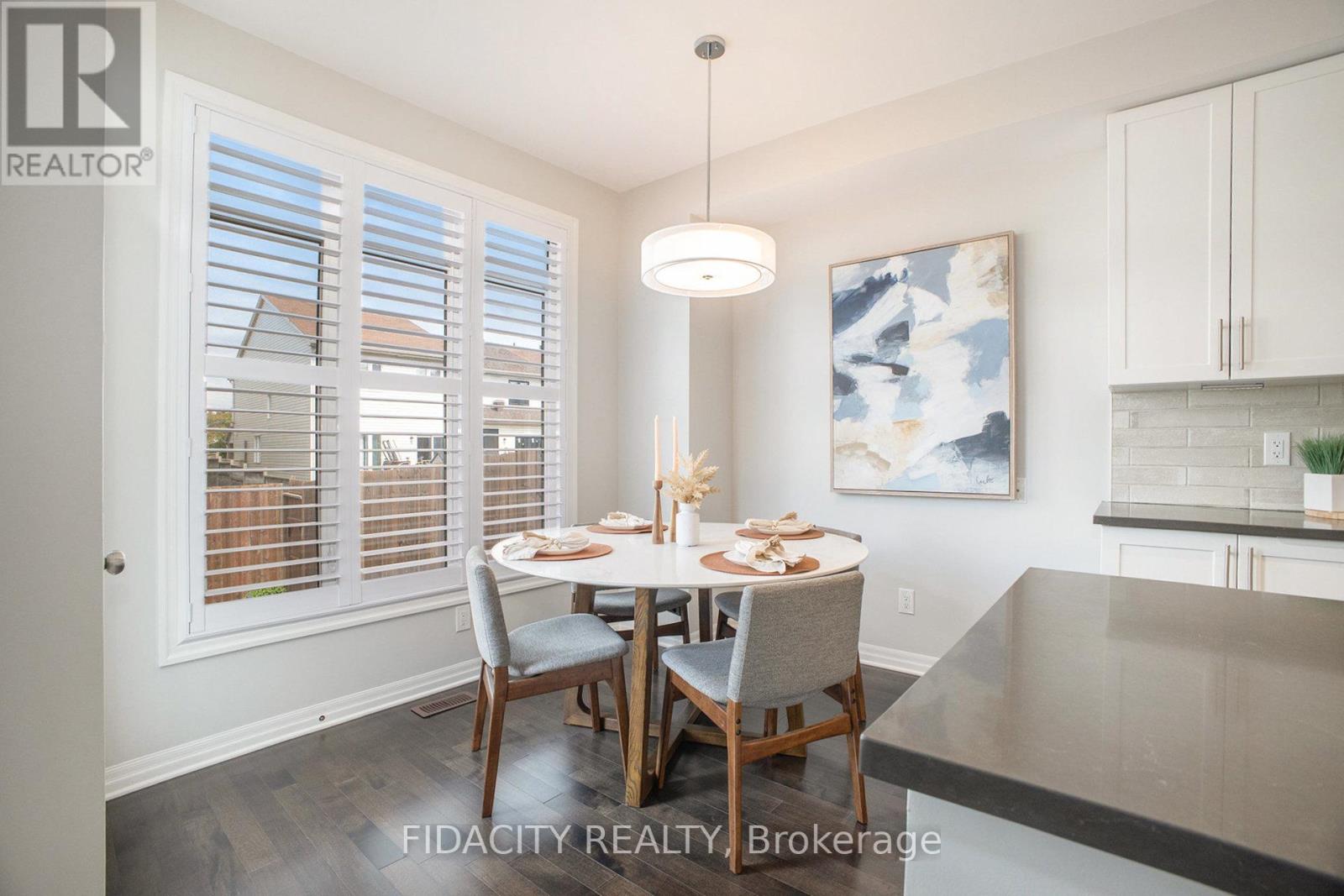 Photo 15 of 168 Overberg Way, Ottawa ON