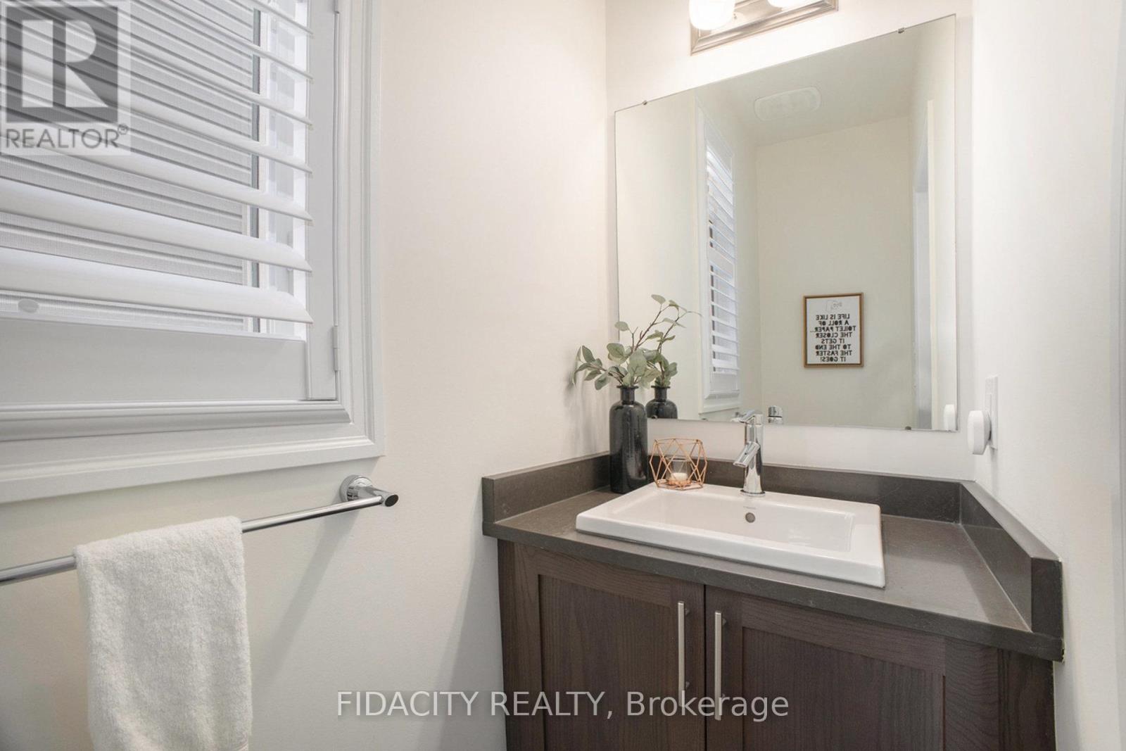 Photo 16 of 168 Overberg Way, Ottawa ON