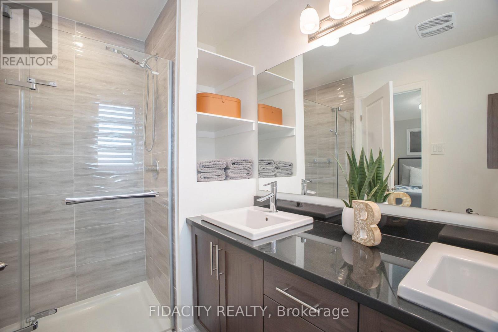 Photo 21 of 168 Overberg Way, Ottawa ON