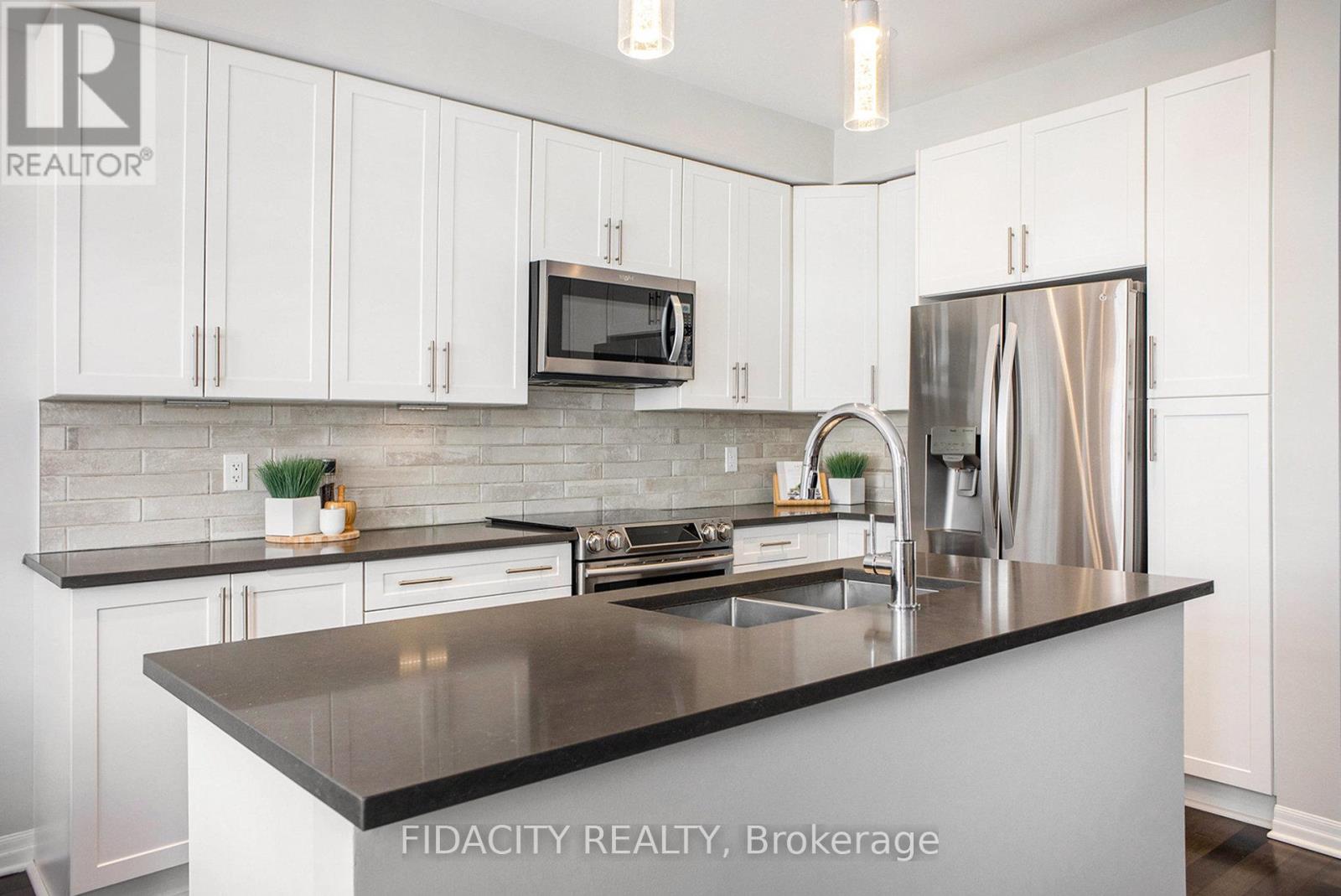 Photo 9 of 168 Overberg Way, Ottawa ON