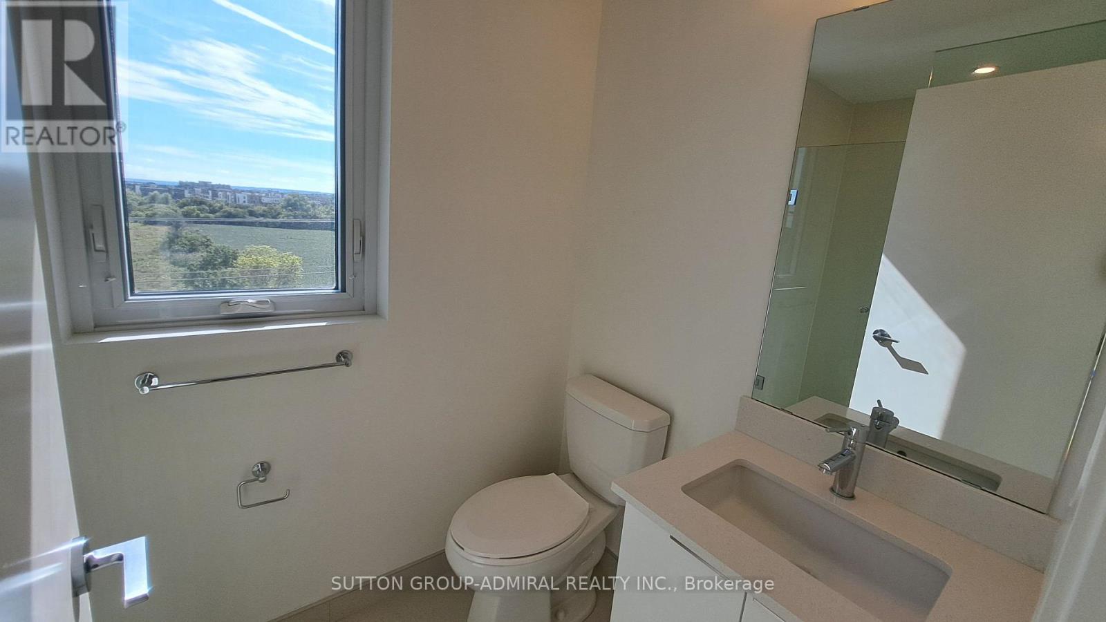 Photo 3 of 504 3079 Trafalgar Road, Oakville ON