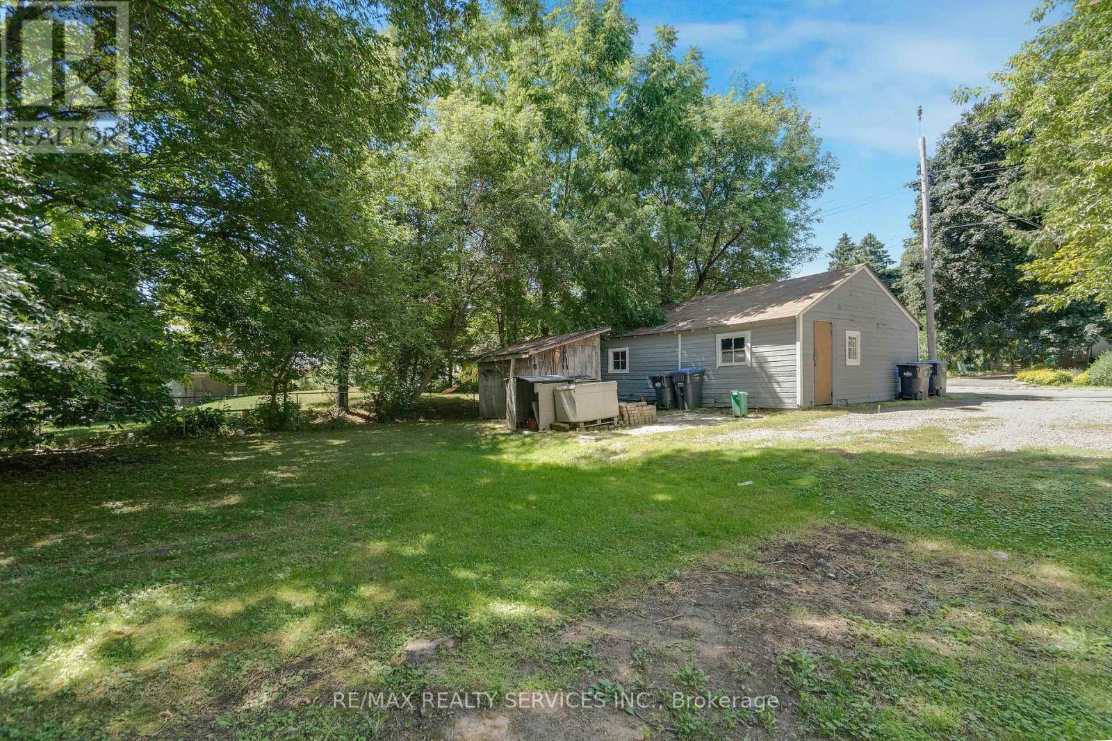 Photo 4 of 2 Parsons Avenue, Caledon ON