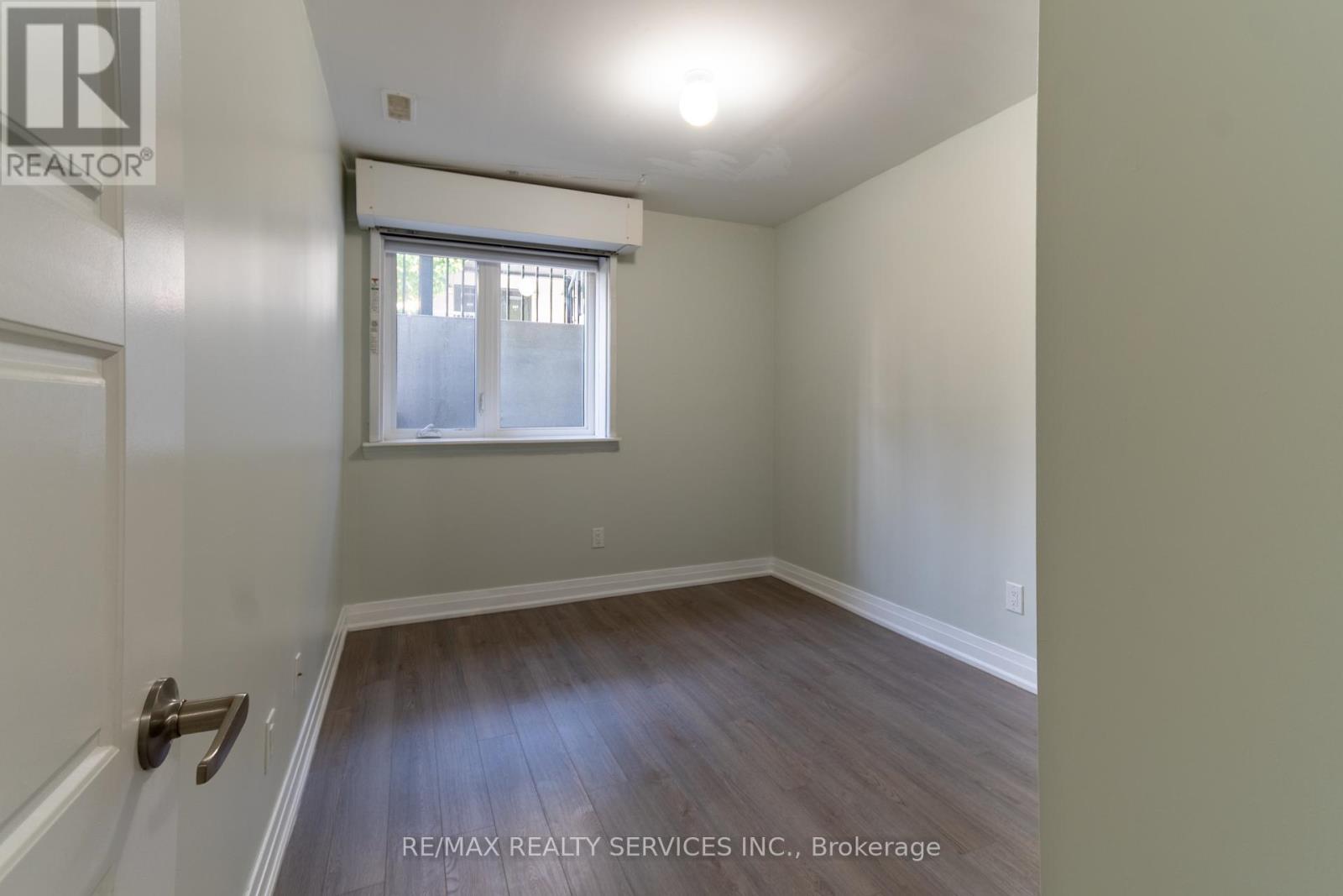 Photo 32 of 105 1208 Main Street E, Milton ON