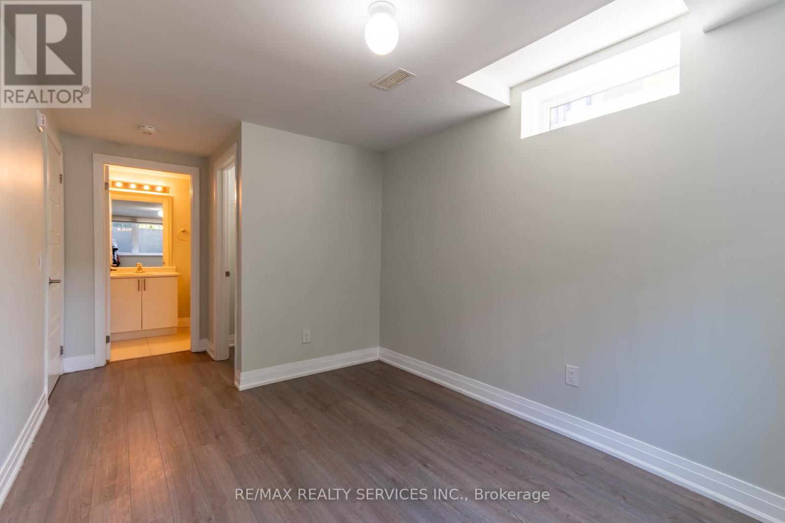 Photo 23 of 105 1208 Main Street E, Milton ON