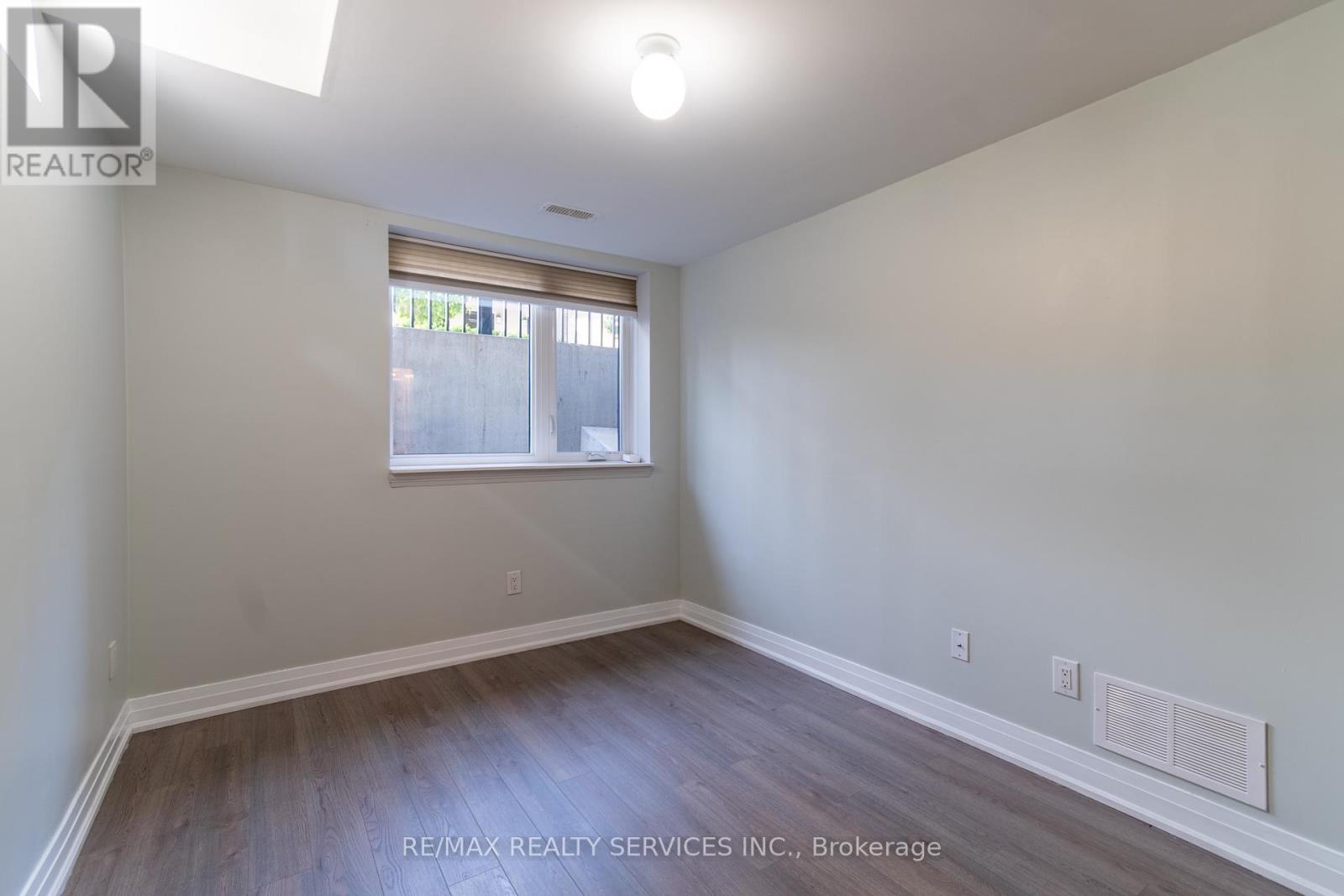 Photo 19 of 105 1208 Main Street E, Milton ON