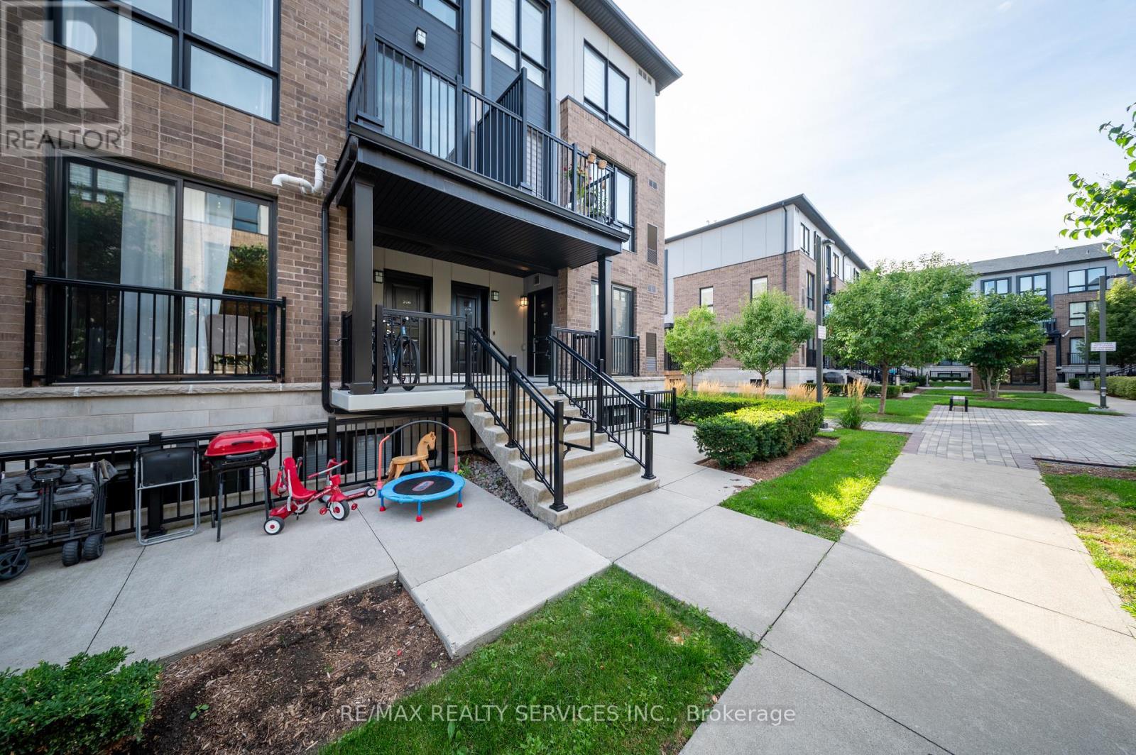 Photo 4 of 105 1208 Main Street E, Milton ON