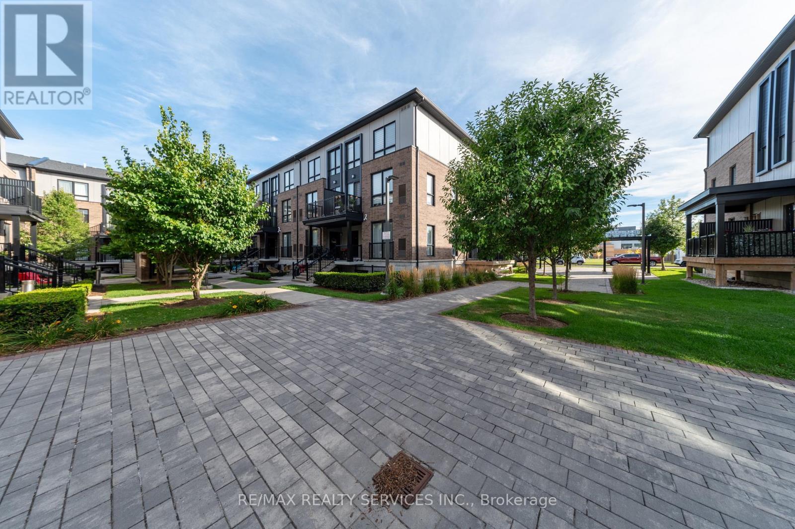 Photo 18 of 105 1208 Main Street E, Milton ON