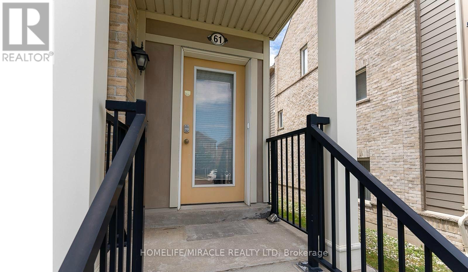 Photo 23 of 61 60 Fairwood Circle, Brampton ON