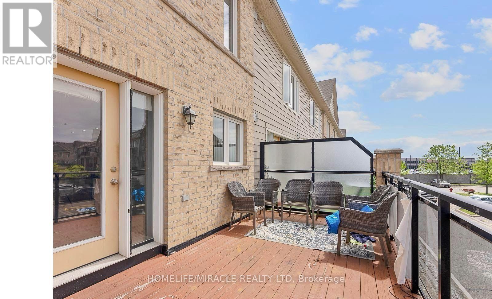 Photo 19 of 61 60 Fairwood Circle, Brampton ON