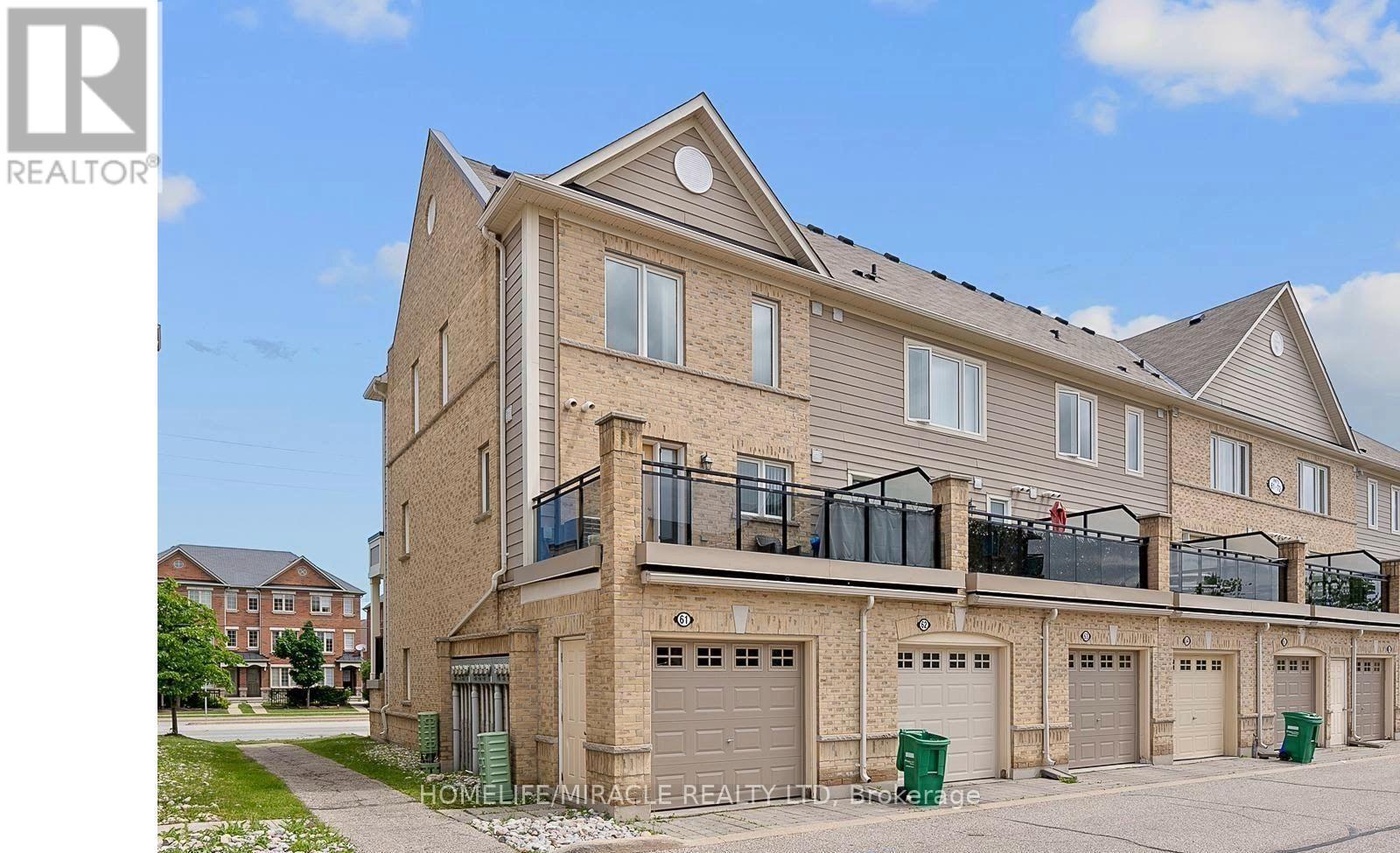 Photo 25 of 61 60 Fairwood Circle, Brampton ON
