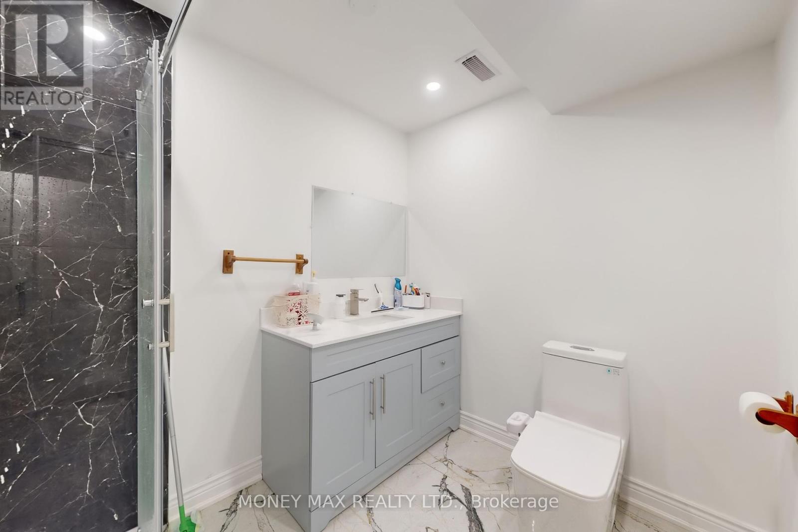Photo 21 of 4 Pasadena Avenue, Brampton ON