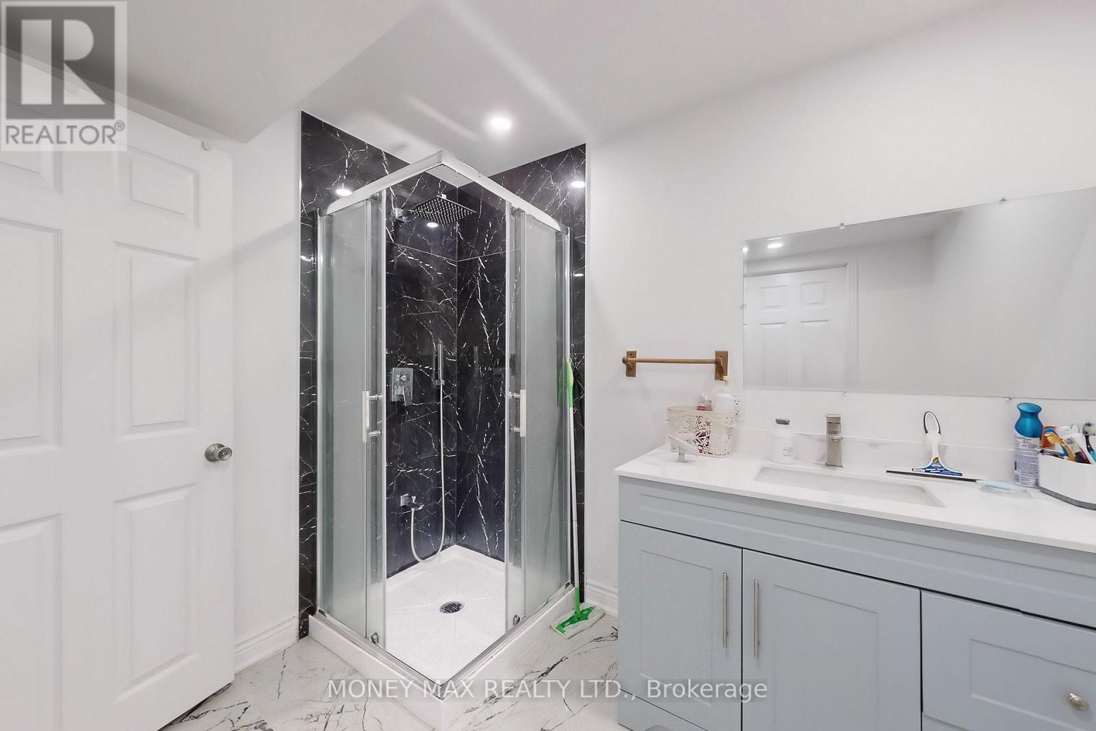 Photo 22 of 4 Pasadena Avenue, Brampton ON