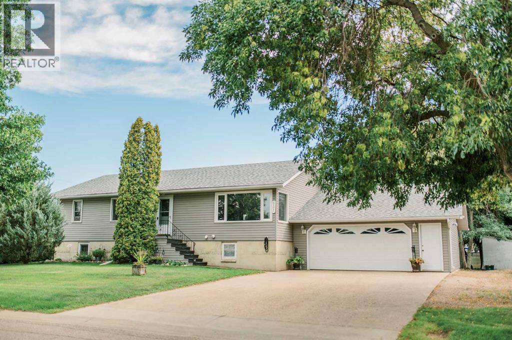 Single Family House Bungalow for Sale in  A Avenue Rosedale Stettler 