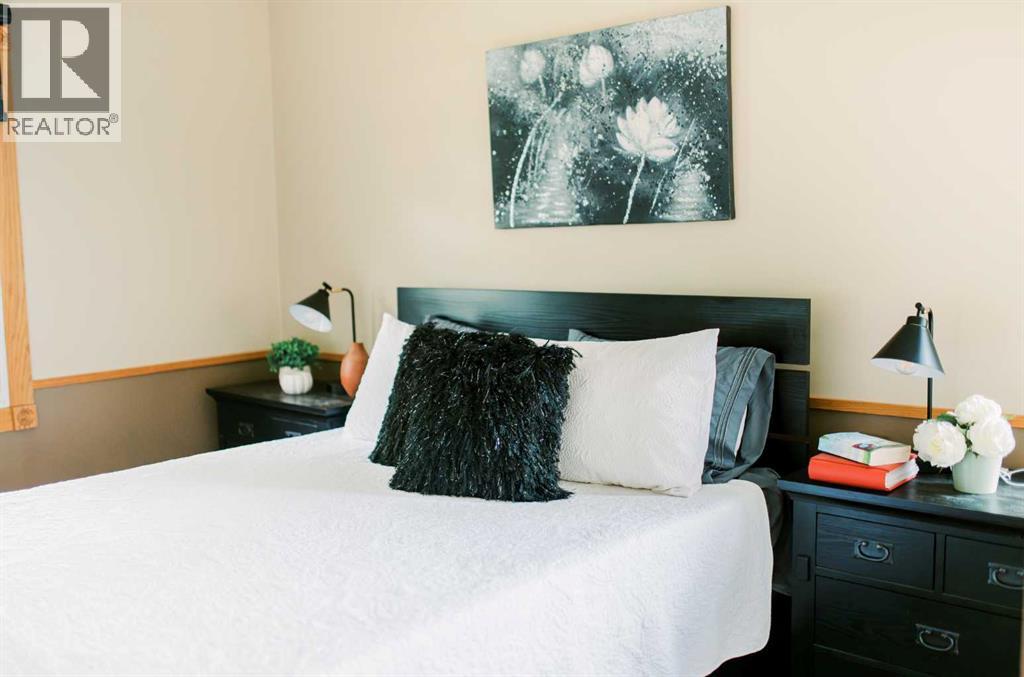 Single Family House Bungalow for Sale in  A Avenue Rosedale Stettler 