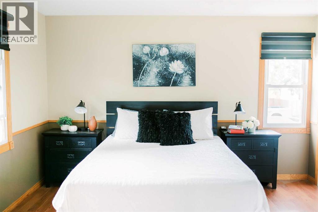 Single Family House Bungalow for Sale in  A Avenue Rosedale Stettler 