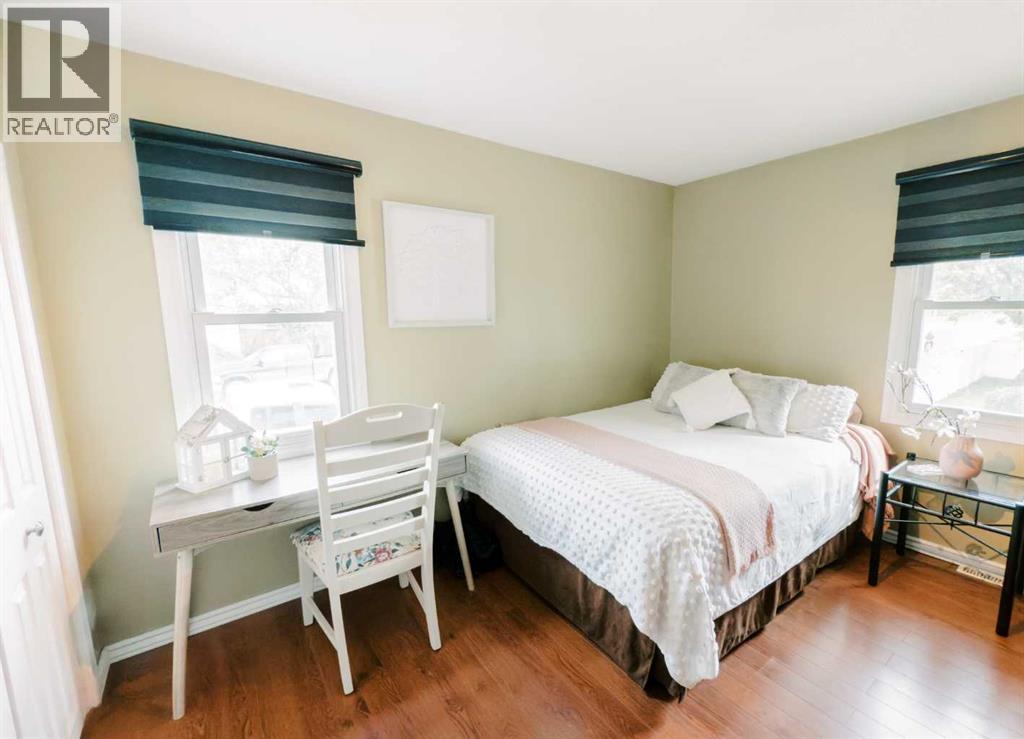 Single Family House Bungalow for Sale in  A Avenue Rosedale Stettler 