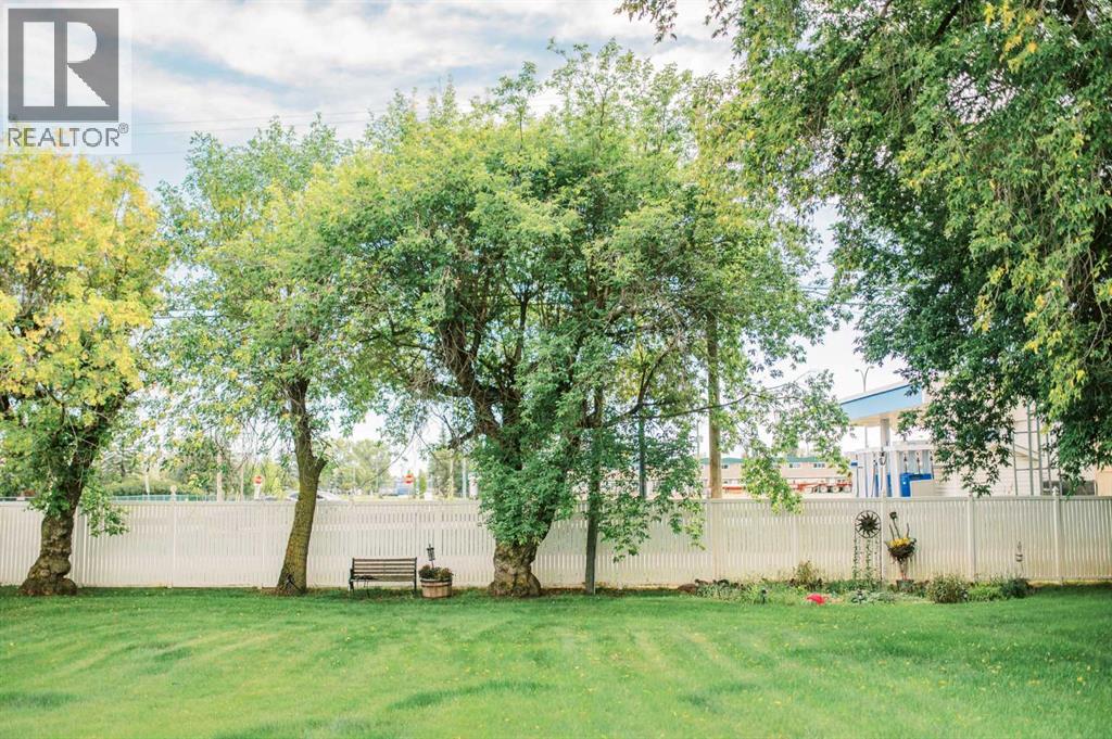 Single Family House Bungalow for Sale in  A Avenue Rosedale Stettler 