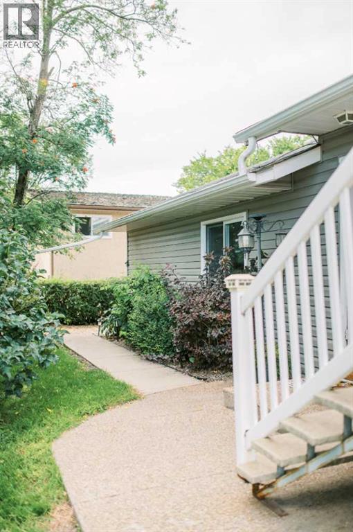 Single Family House Bungalow for Sale in  A Avenue Rosedale Stettler 