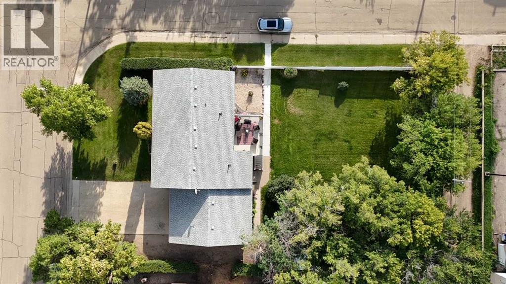 Single Family House Bungalow for Sale in  A Avenue Rosedale Stettler 