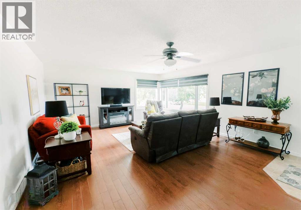 Single Family House Bungalow for Sale in  A Avenue Rosedale Stettler 