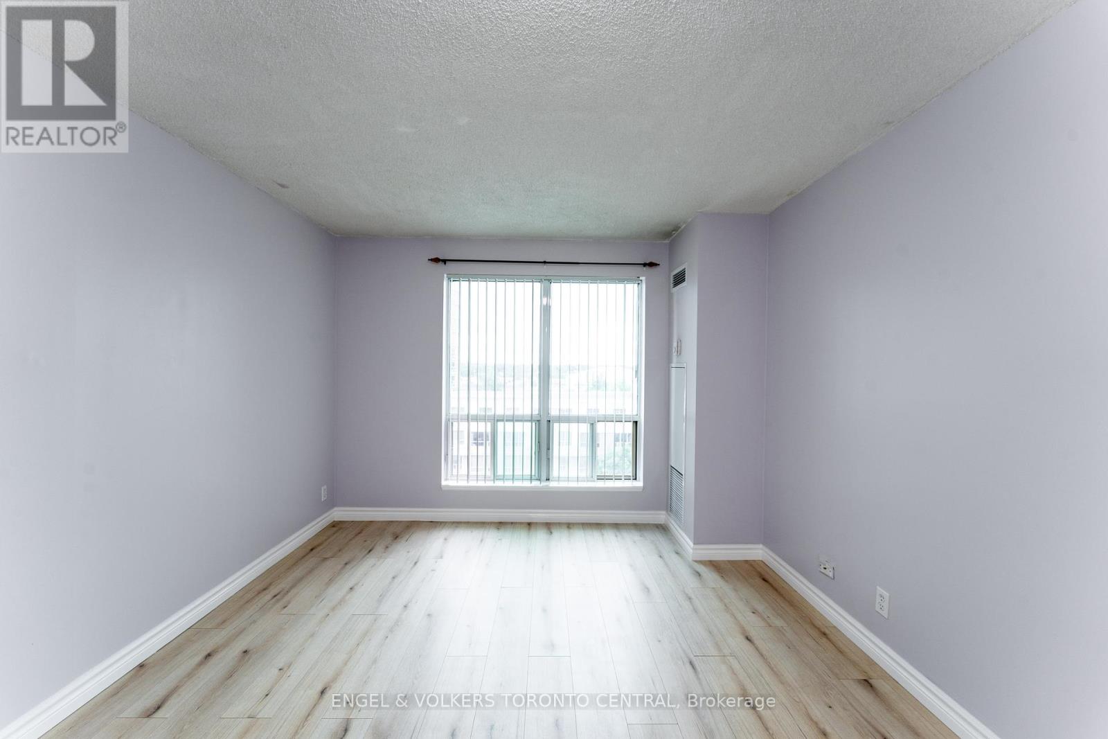 Photo 29 of 715 1 Lee Centre Drive, Toronto ON