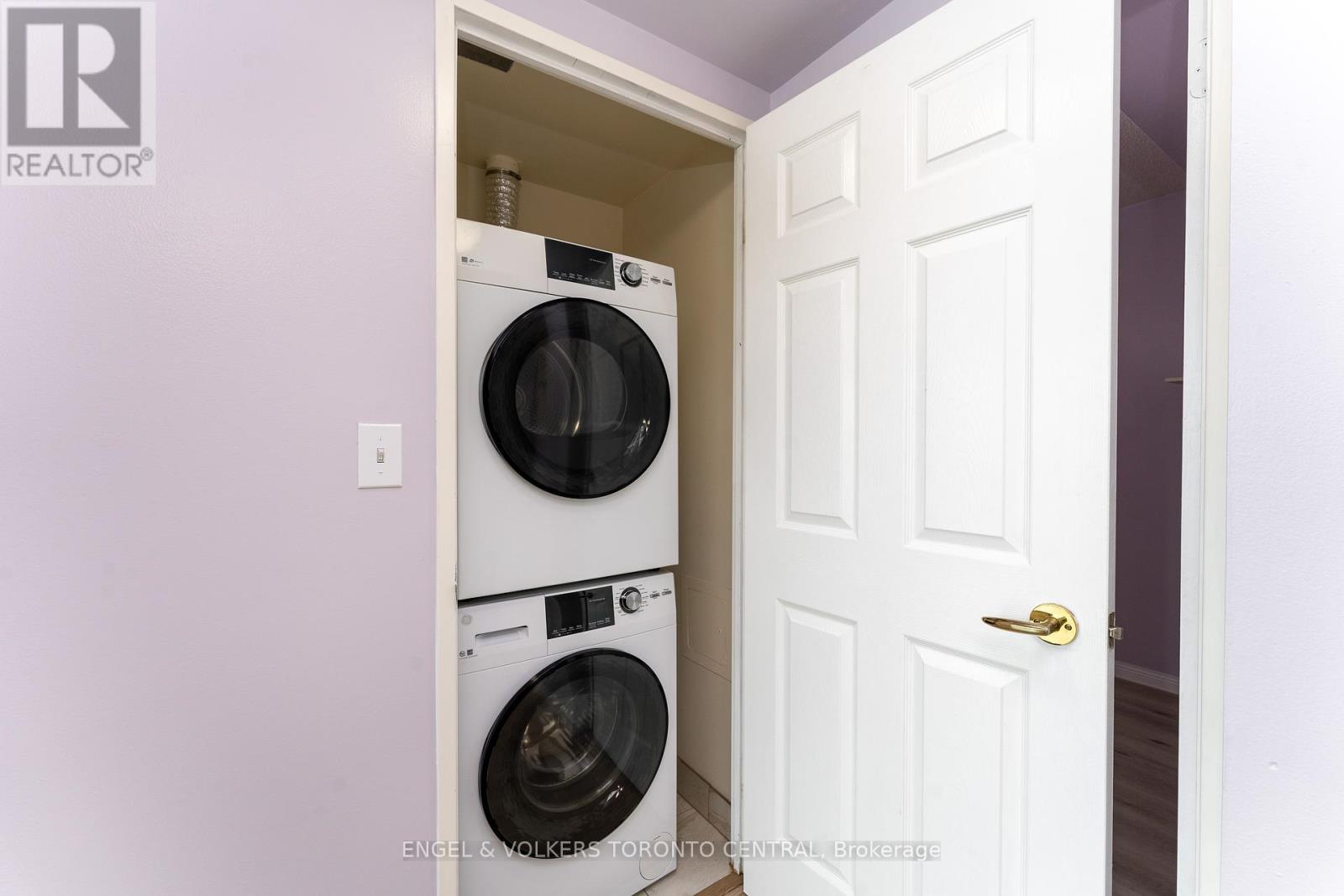 Photo 20 of 715 1 Lee Centre Drive, Toronto ON