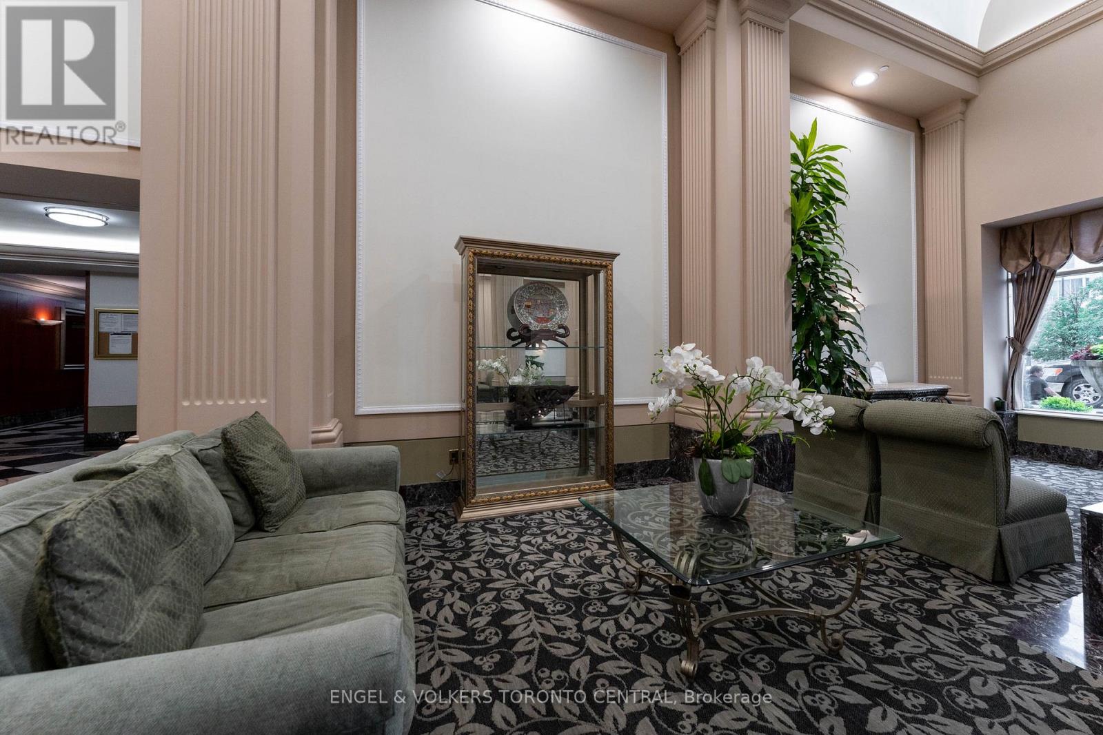 Photo 40 of 715 1 Lee Centre Drive, Toronto ON