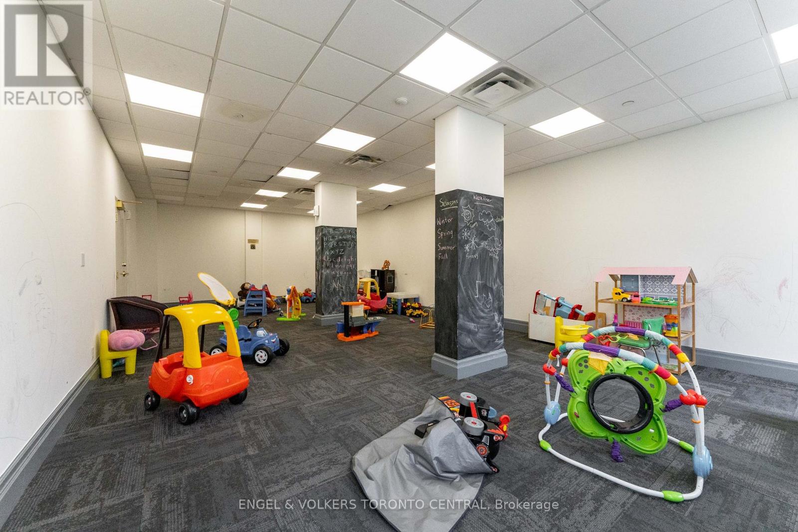 Photo 36 of 715 1 Lee Centre Drive, Toronto ON